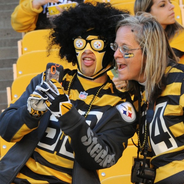 Steelers-fans-at-Heinz-Field
